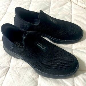 NWOT Skechers go walk slip in shoes. Black, size 7 1/2. Never worn.